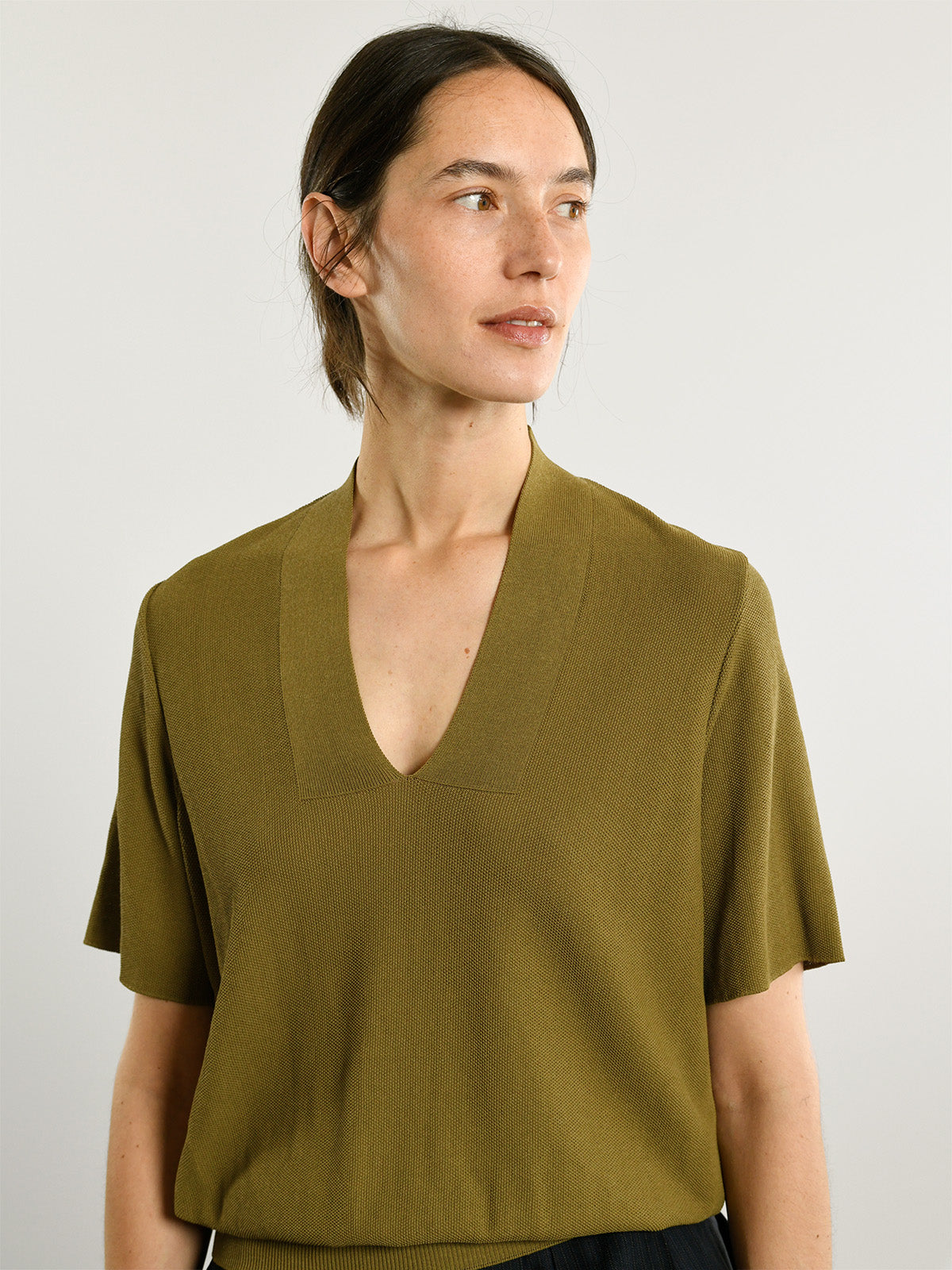 
            GERANIE/ OLIVE