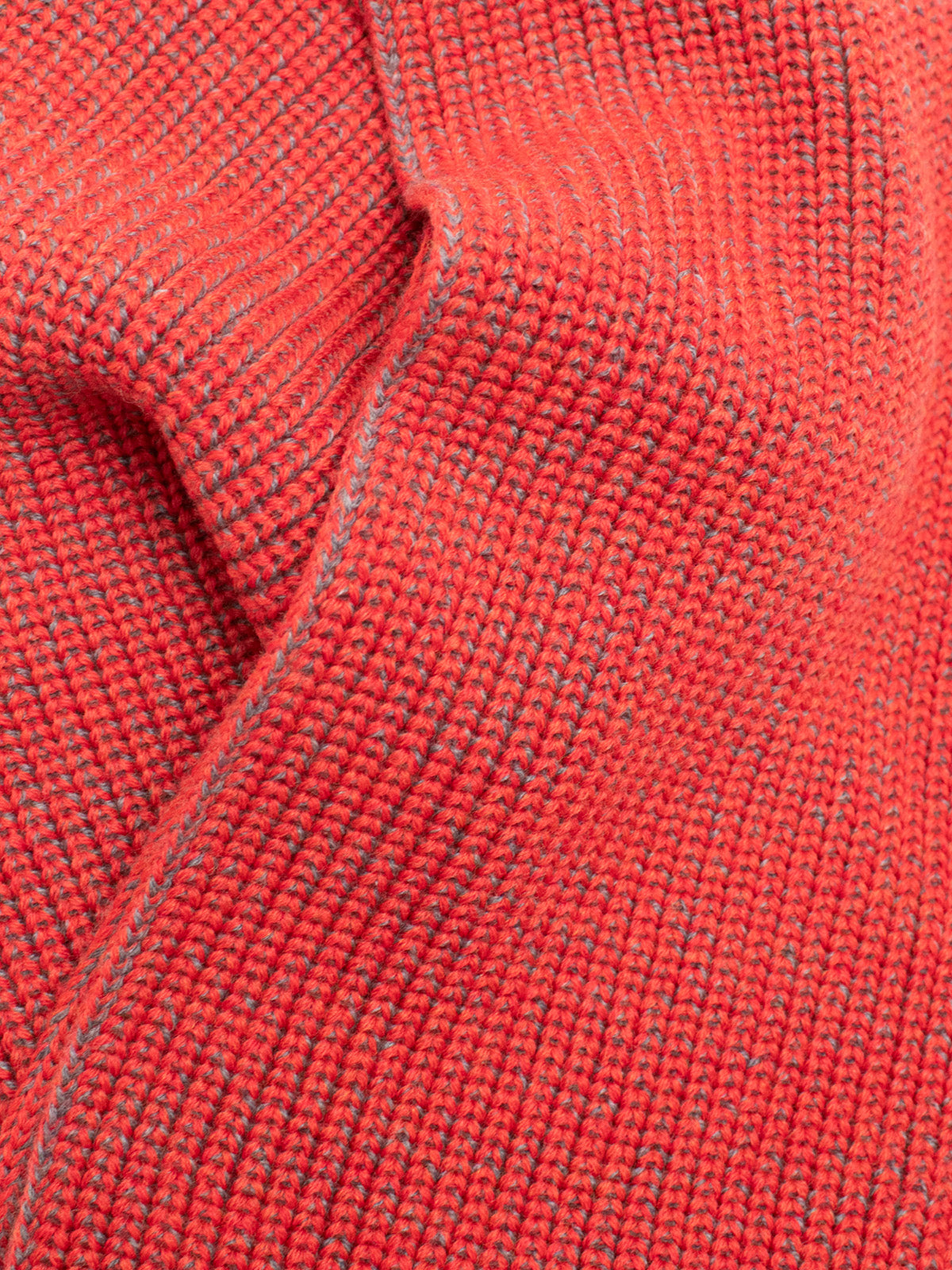 AUGUST  / ROT-HELLGRAU