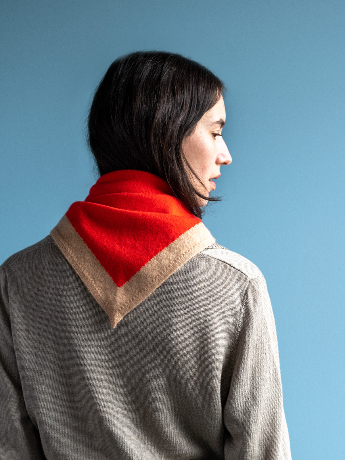 
            WILLOW / LACQUER-SAND